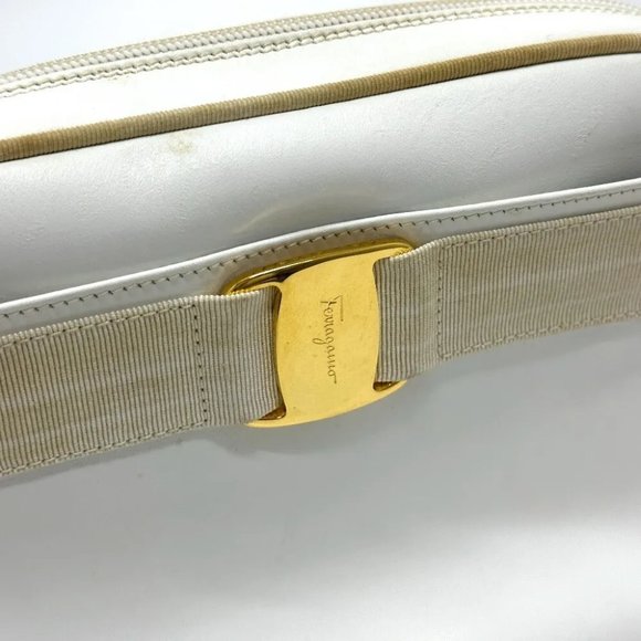 AUTHENTICITY GUARANTEED Salvatore Ferragamo Vala ribbon Shoulder Bag - Picture 5 of 13